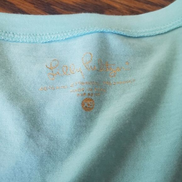 Lilly  Pulitzer light blue v neck tshirt sz XS - Picture 2 of 6